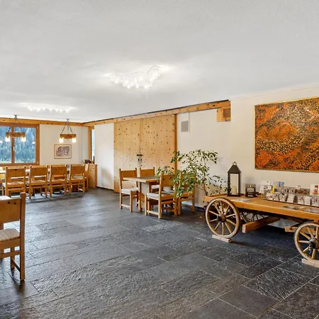 Guardaval 301 By Interhome