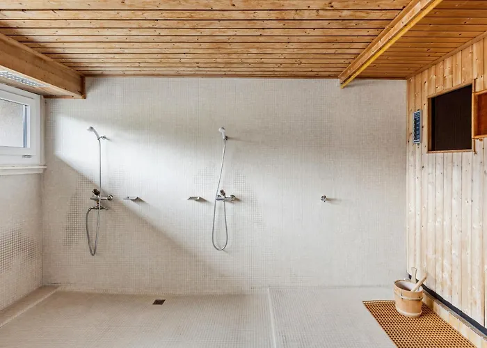 Guardaval 301 By Interhome Daire